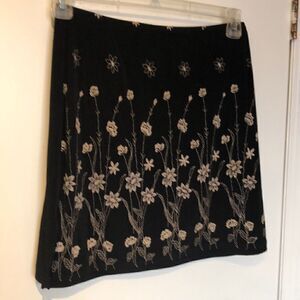 Floral print black mini skirt